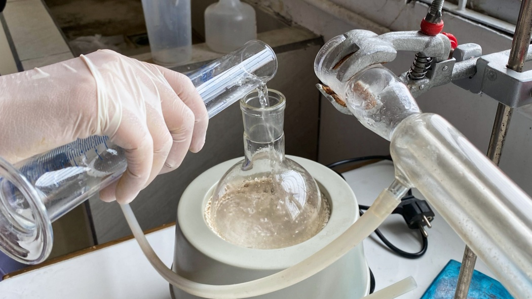 lab tech wearing protective gloves